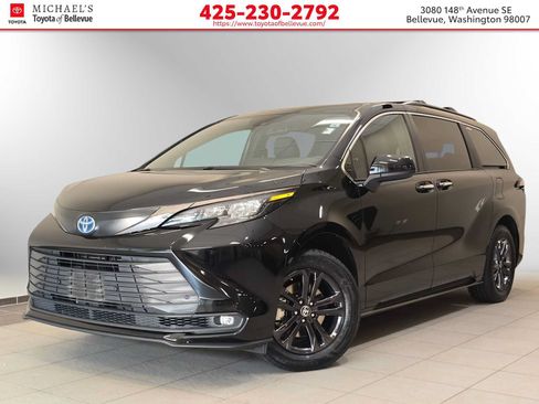 Certified 2024 Toyota Sienna XLE Woodland Edition AWD/4WD image 1