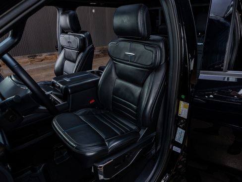 Used 2025 Ford F250 Platinum w/ Tremor Off-Road Package image 29