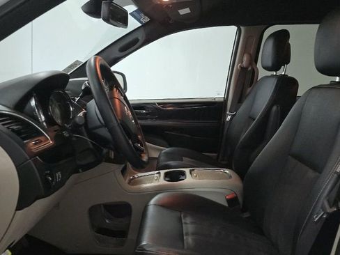 Used 2020 Dodge Grand Caravan SXT image 5