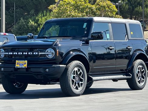 New 2026 Ford Bronco Outer Banks AWD/4WD image 8