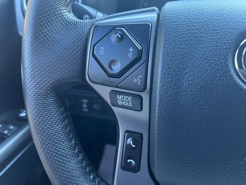 Used 2018 Toyota Tacoma TRD Sport AWD/4WD image 14