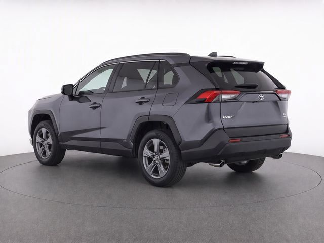 Used 2025 Toyota RAV4 XLE AWD/4WD image 3
