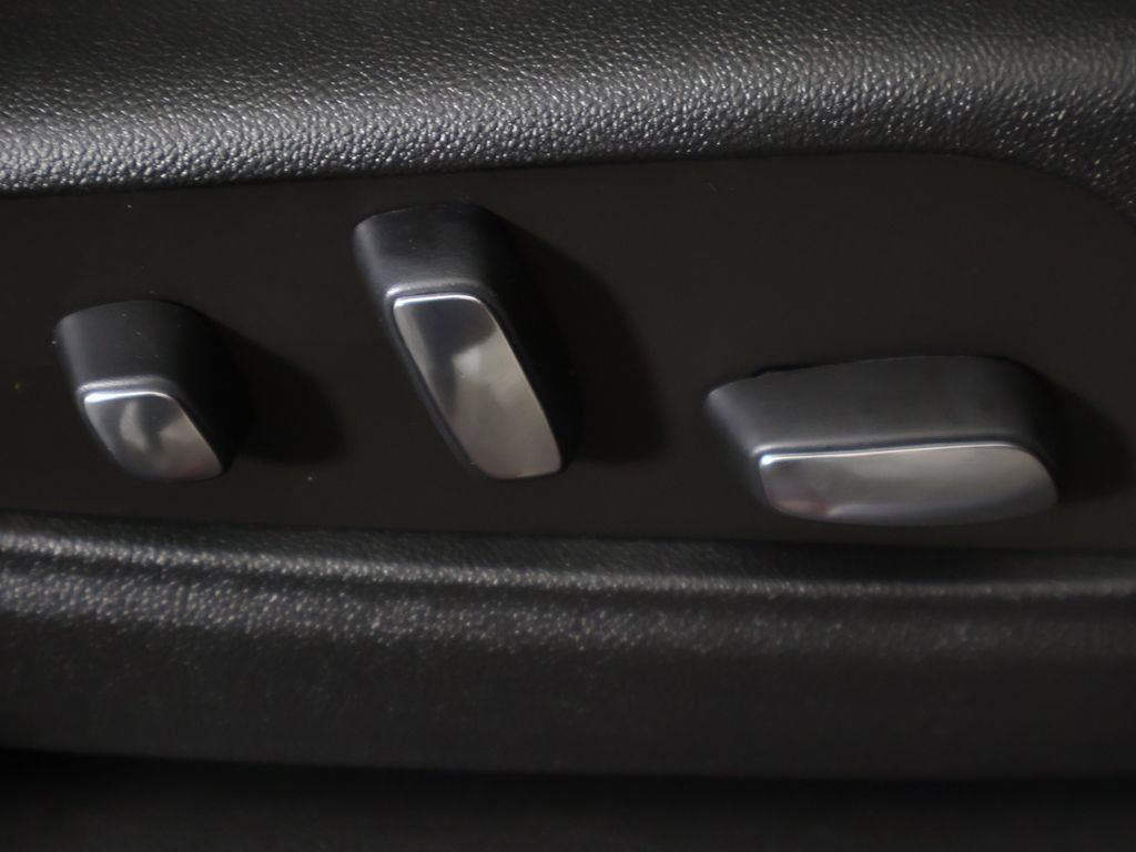 Used 2024 Cadillac XT6 Sport w/ LPO, Floor Liner Package AWD/4WD image 41