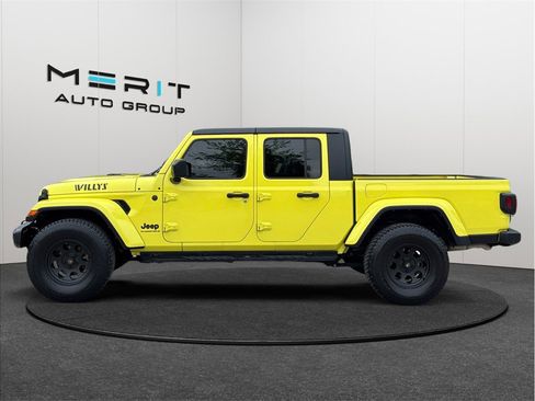 Used 2023 Jeep Gladiator Sport image 5