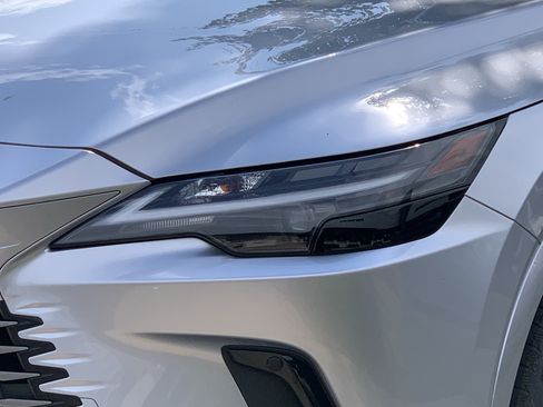 Used 2025 Lexus RX 350 Premium w/ Accessory Package (Z1) FWD image 6