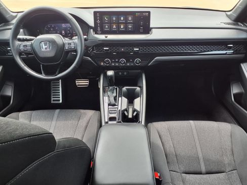 Used 2024 Honda Accord Sport image 9