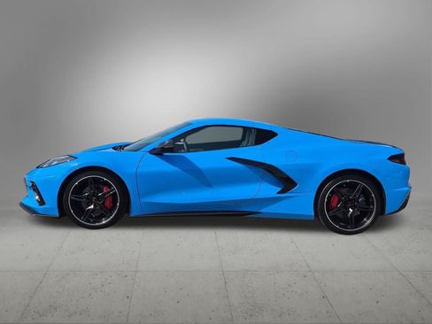 Used 2025 Chevrolet Corvette Stingray Preferred Cpe w/ 2LT RWD image 3