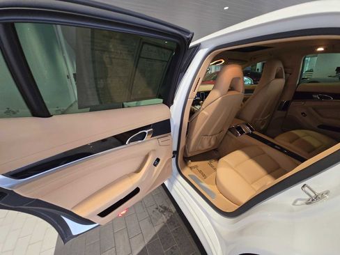 Used 2011 Porsche Panamera RWD image 17