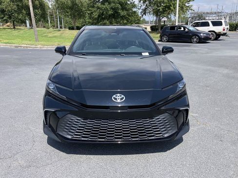 Used 2025 Toyota Camry SE w/ Convenience Package FWD image 8