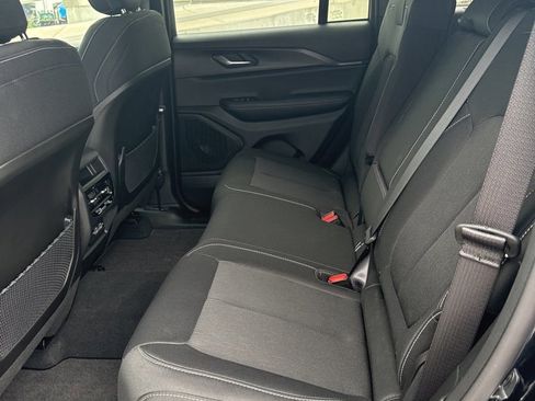 New 2025 Jeep Grand Cherokee Laredo X w/ Luxury Tech Group I image 18