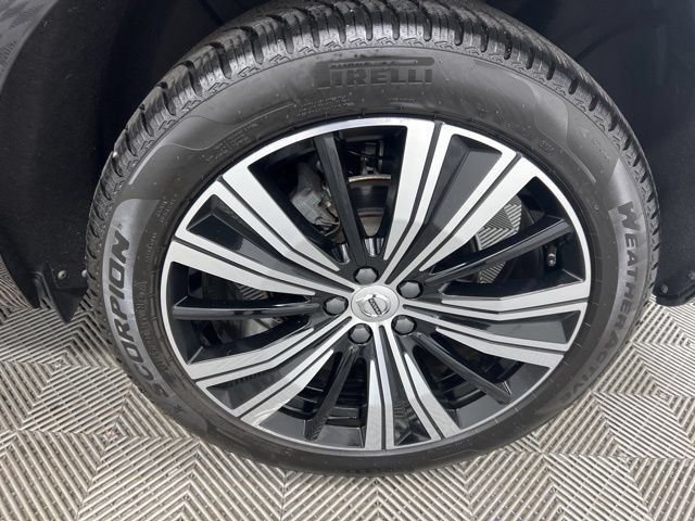 Used 2023 Volvo XC60 B5 Ultimate w/ Climate Package AWD/4WD image 10