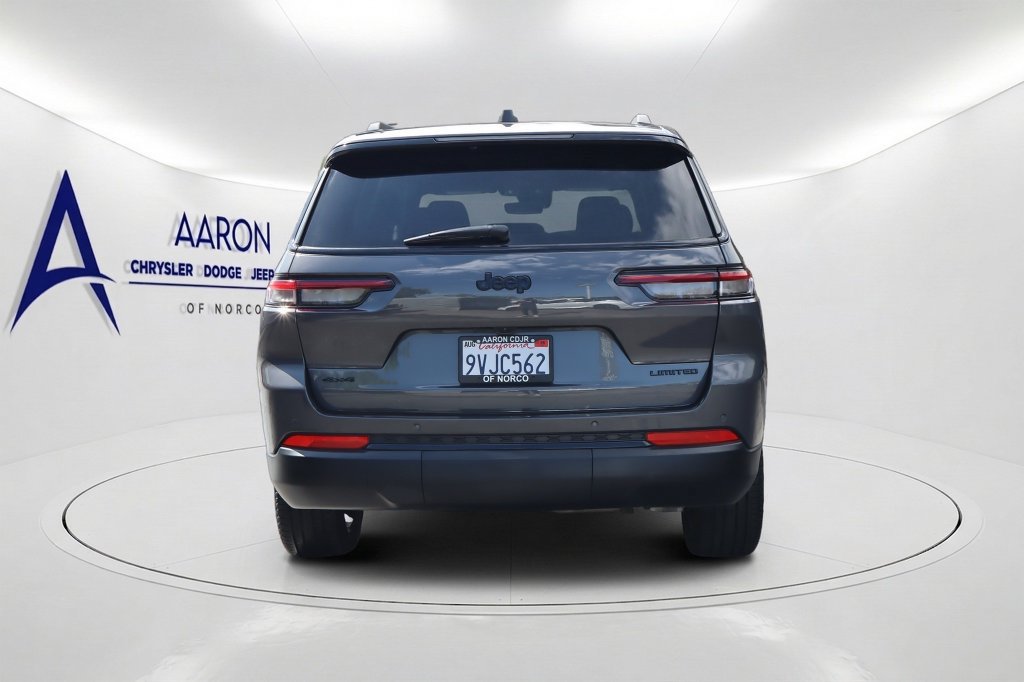 Used 2025 Jeep Grand Cherokee L Limited w/ Black Appearance Package AWD/4WD image 5