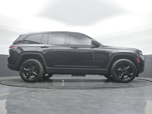 Used 2023 Jeep Grand Cherokee Altitude AWD/4WD image 49