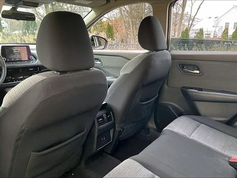 Used 2021 Nissan Rogue SV image 30