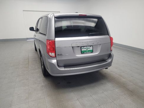 Used 2016 Dodge Grand Caravan SE FWD image 6