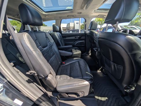 Used 2022 Kia Telluride SX w/ SX Prestige Package AWD/4WD image 11