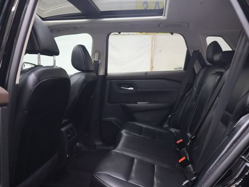 Used 2023 Nissan Rogue SL w/ SL Premium Package image 14