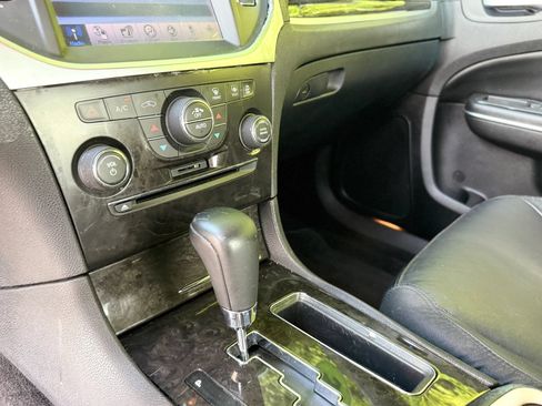 Used 2011 Chrysler 300 Limited RWD image 43