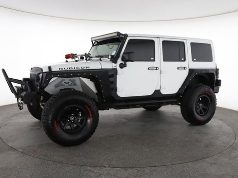 Used 2017 Jeep Wrangler Unlimited Rubicon w/ Connectivity Group AWD/4WD image 6