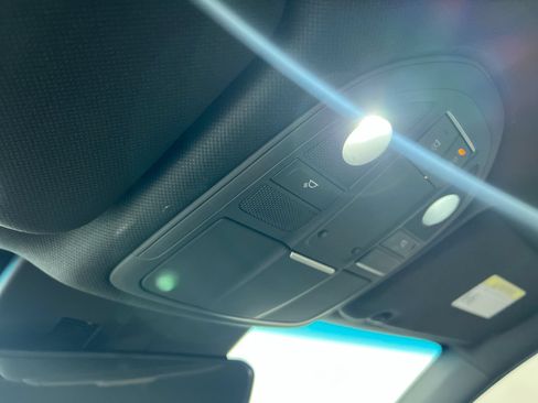 Used 2023 Genesis G70 2.0T RWD image 18