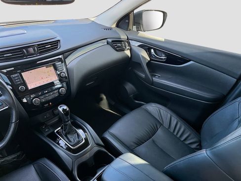 Used 2021 Nissan Rogue Sport SL w/ Premium Package image 24