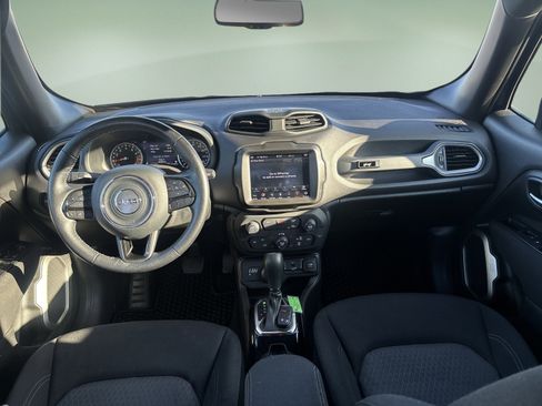 Used 2021 Jeep Renegade Latitude AWD/4WD image 10
