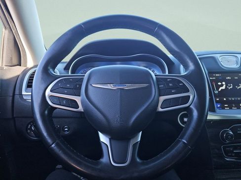 Used 2020 Chrysler 300 Touring w/ Sport Appearance Package AWD/4WD image 29