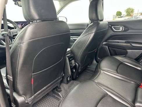 Used 2022 Jeep Compass Trailhawk AWD/4WD image 19