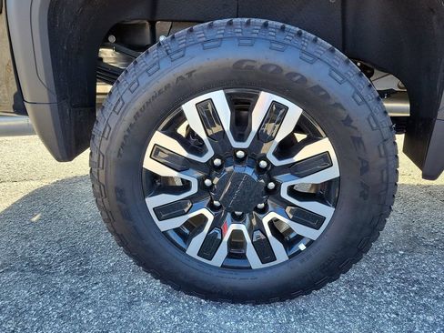 New 2025 GMC Sierra 3500 Denali Ultimate image 5