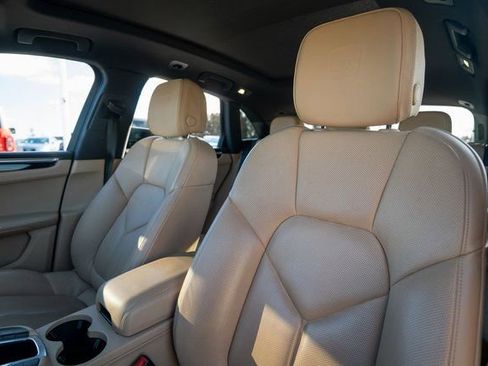 Used 2019 Porsche Macan S image 6