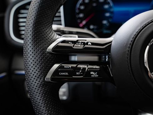 New 2026 Mercedes-Benz GLS 450 4MATIC image 32