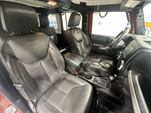 Used 2014 Jeep Wrangler Unlimited Sahara w/ Connectivity Group image 23
