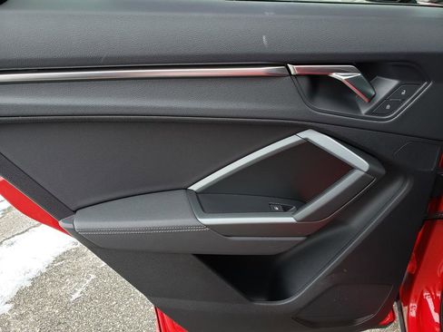 Used 2025 Audi Q3 2.0T Premium w/ Convenience Package image 12