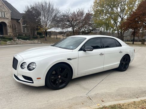 Used 2018 Bentley Flying Spur S V8 image 1