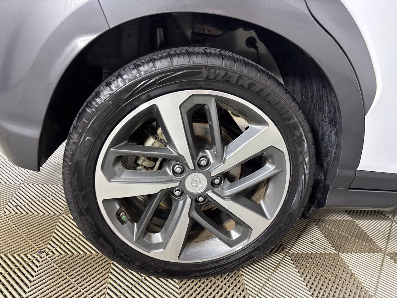 Used 2019 Hyundai Kona Ultimate FWD image 33