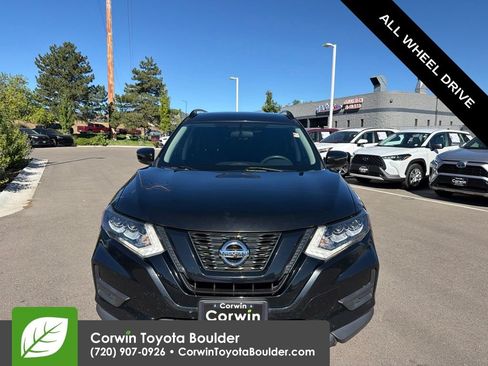 Used 2017 Nissan Rogue SV AWD/4WD image 2
