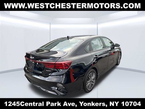 Used 2023 Kia Forte GT-Line w/ GT-Line Premium Package FWD image 4