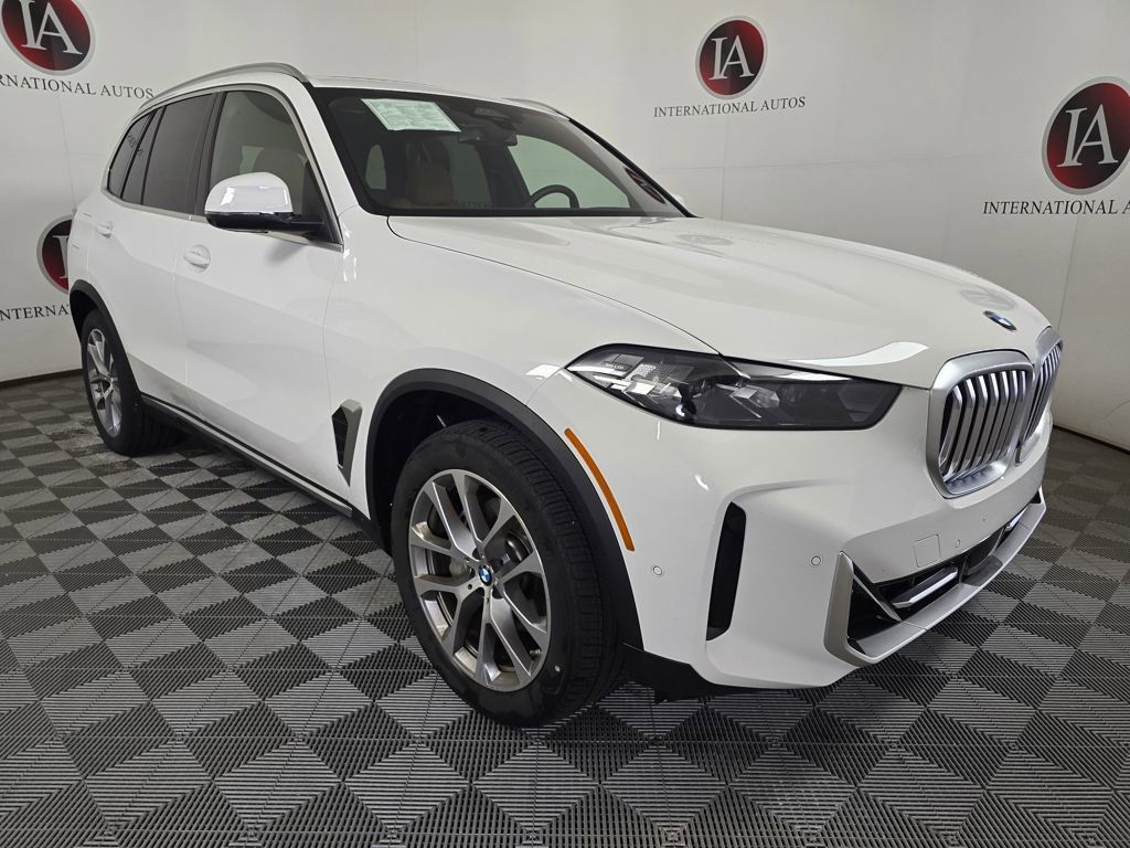 Used 2024 BMW X5 xDrive40i w/ Parking Assistance Package AWD/4WD image 1
