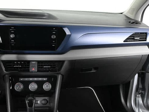 Used 2023 Volkswagen Taos SE w/ Panoramic Sunroof Package FWD image 14