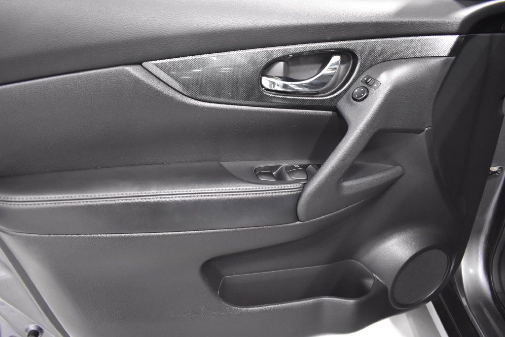 Used 2015 Nissan Rogue SL w/ SL Premium Package AWD/4WD image 14