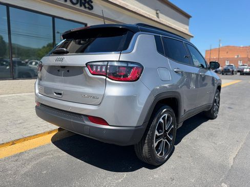 Used 2024 Jeep Compass Limited AWD/4WD image 3