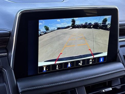 Used 2022 Chevrolet Tahoe LT w/ LT Signature Package image 17