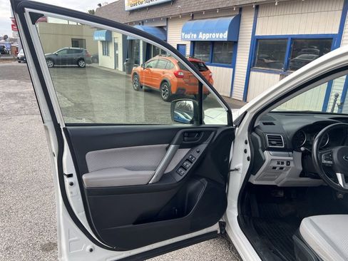 Used 2017 Subaru Forester 2.5i w/ Alloy Wheel Package image 29