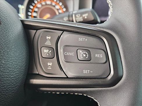 Used 2025 Jeep Gladiator Rubicon w/ Convenience Group image 16