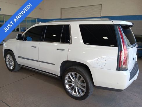 Used 2017 Cadillac Escalade Premium Luxury AWD/4WD image 4