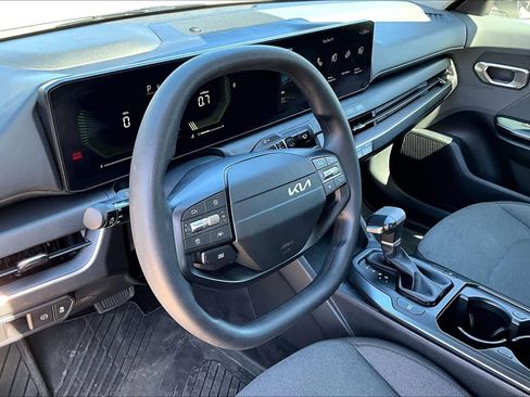 Used 2025 Kia K4 LXS image 16