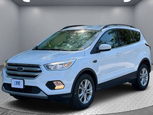Used 2018 Ford Escape SE AWD/4WD image 2