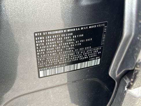 Used 2023 Volkswagen Tiguan SE R-Line image 20