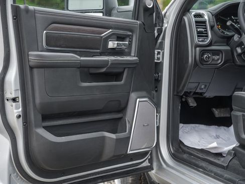 New 2026 RAM 2500 Laramie AWD/4WD image 47