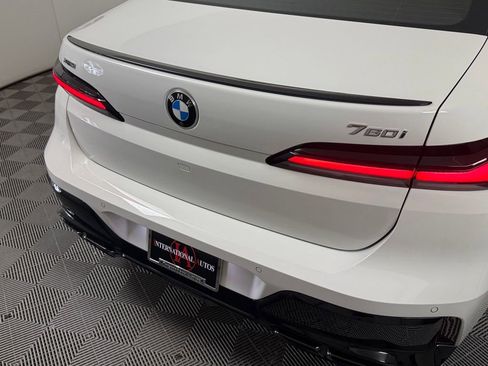 Used 2025 BMW 760i xDrive w/ Executive Package AWD/4WD image 12